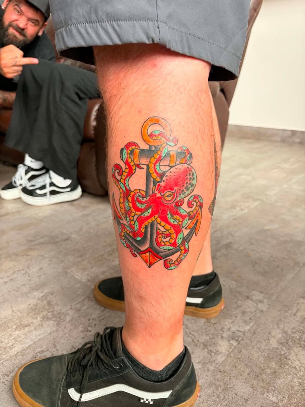 Traditional octopus wrapped around an anchor, solid colour on a calf